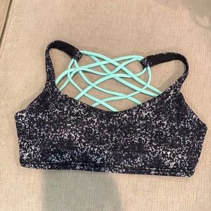 Lululemon sports bra